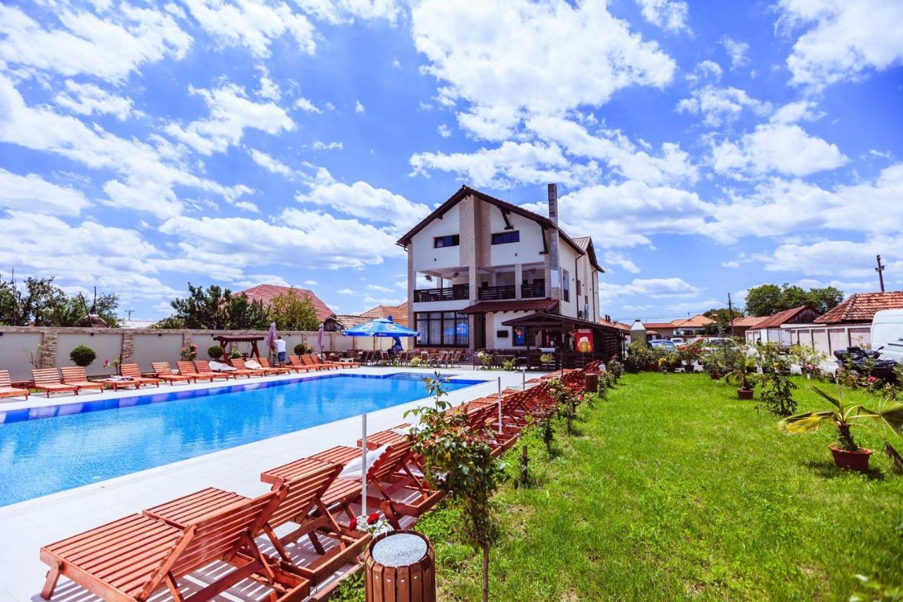 Pensiunea Luminita Тыргу-Жиу Экстерьер фото